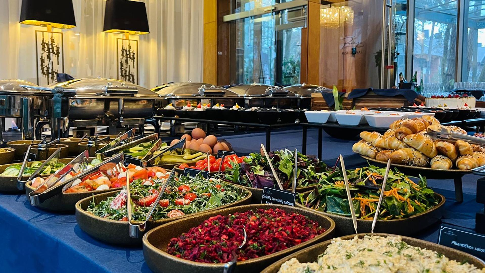 Palanga Life Balance Spa Hotel Buitenkant foto A buffet