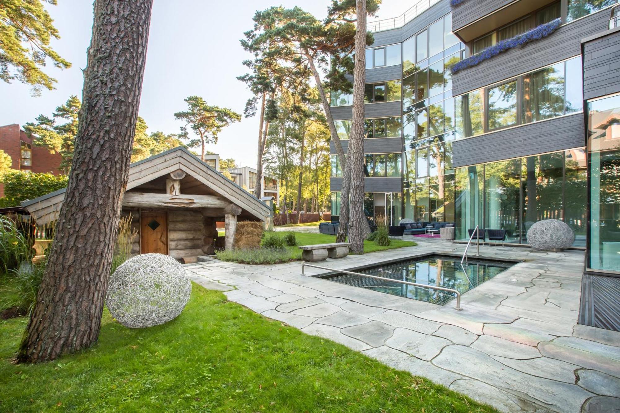 Palanga Life Balance Spa Hotel Buitenkant foto The hotel's garden