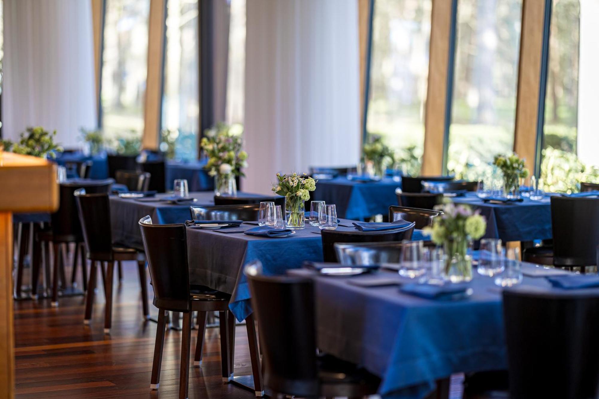 Palanga Life Balance Spa Hotel Buitenkant foto The restaurant at the National Portrait Gallery